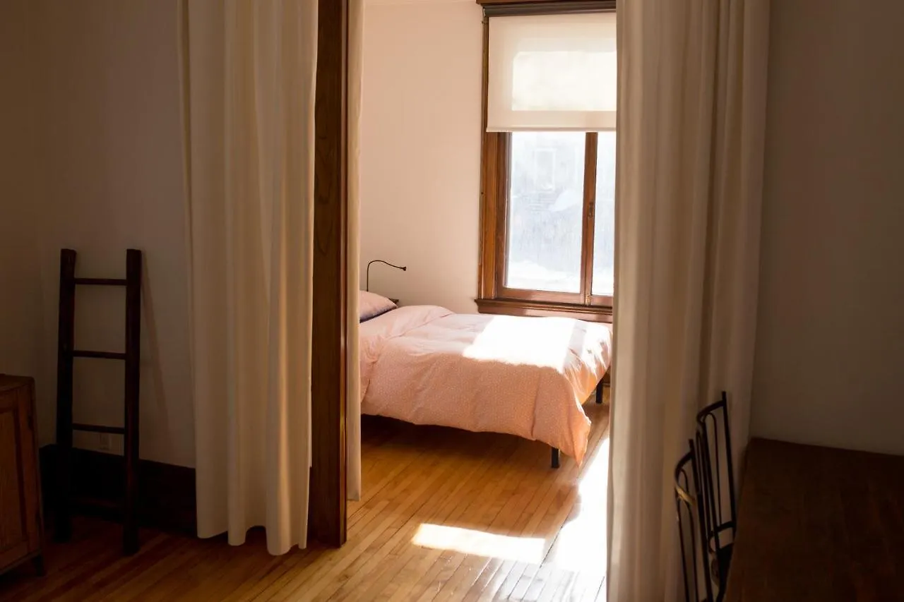 モントリオール Le 9 Et Demi Bed & Breakfast